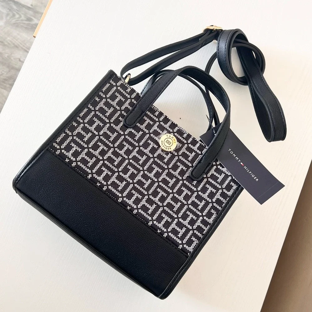 NWT Tommy Hilfiger Crossbody